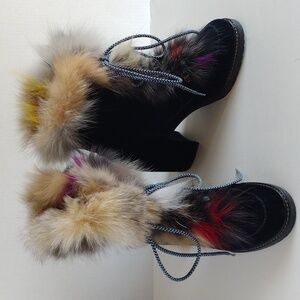 Stuart Weitzman Yukon navy suede booties 9 M